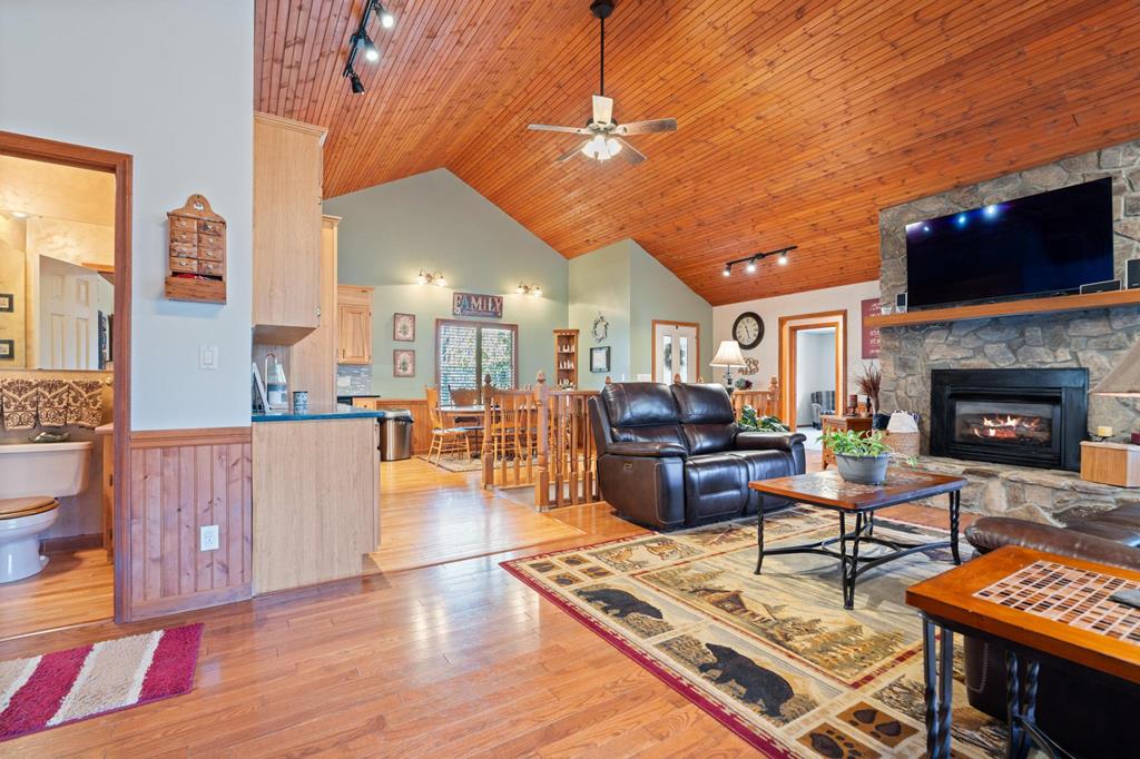 825 Posey Blanton Rd