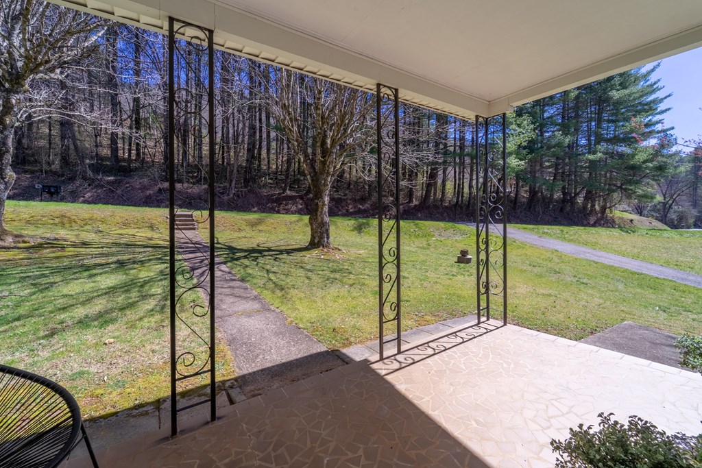 809 Locust Creek Road