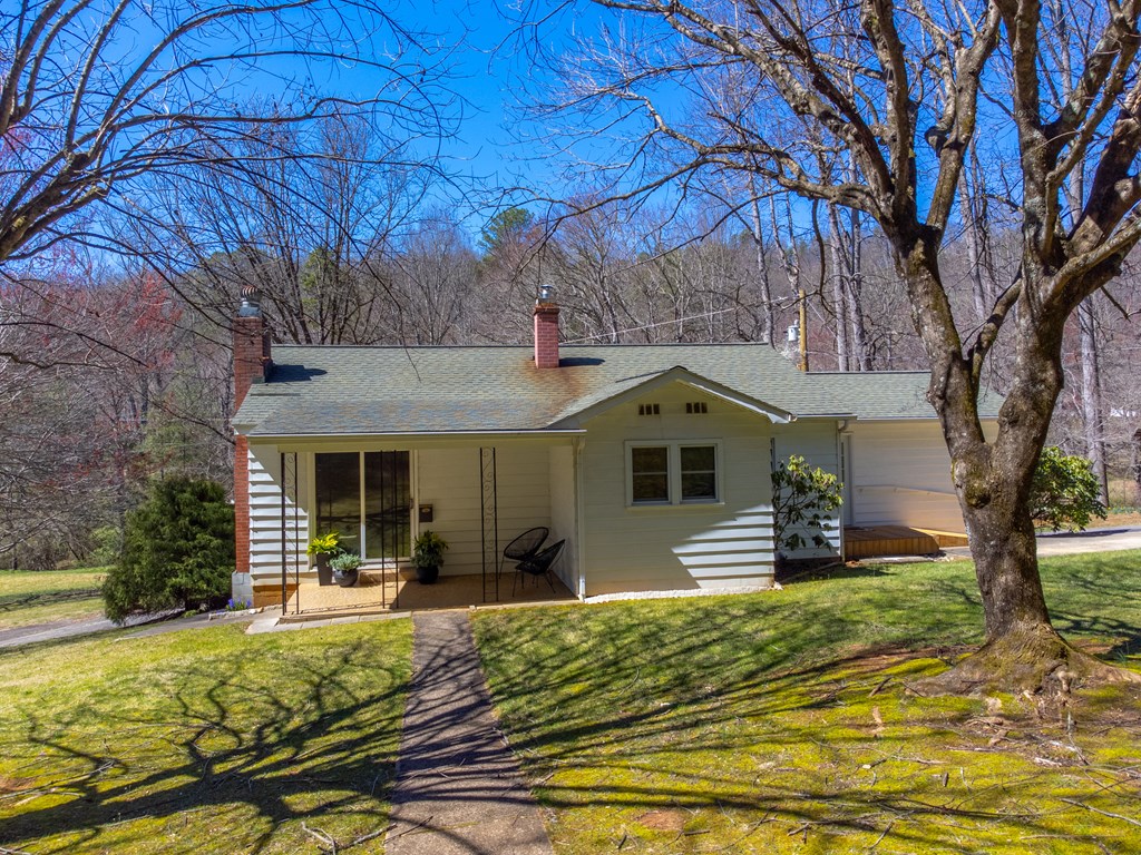 809 Locust Creek Road