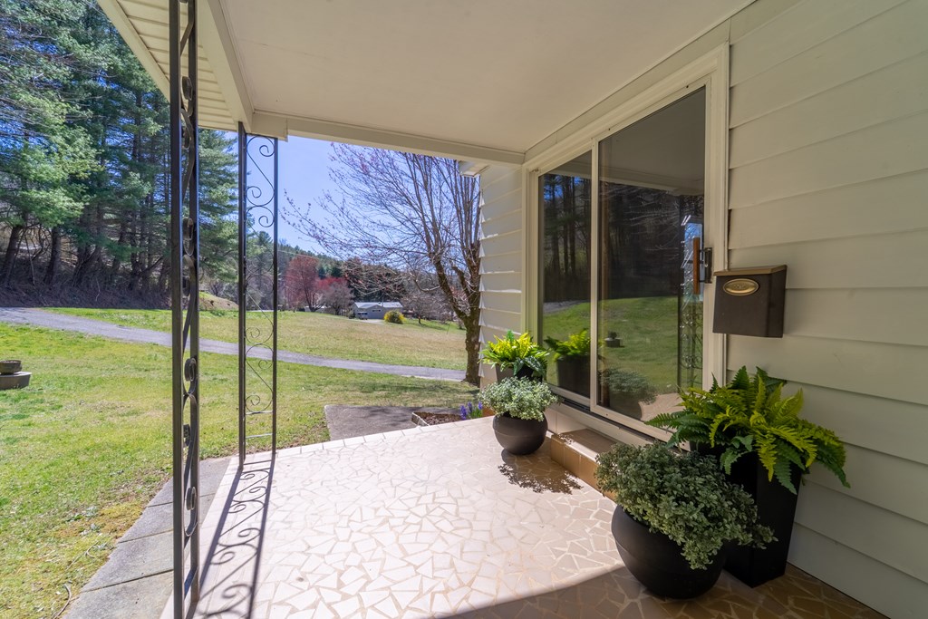 809 Locust Creek Road