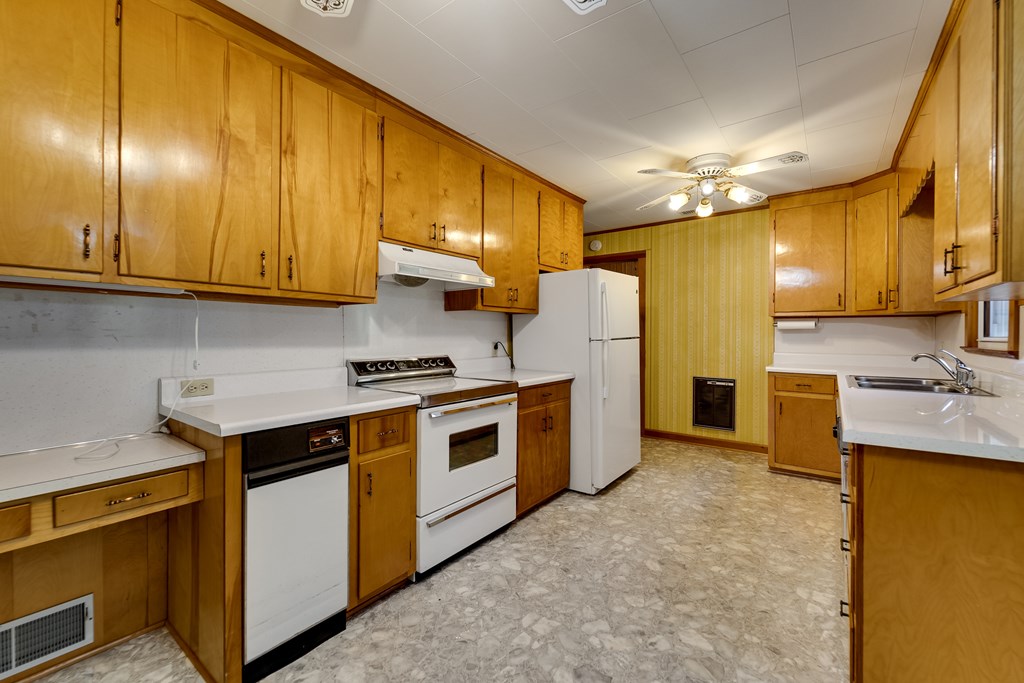 809 Locust Creek Road