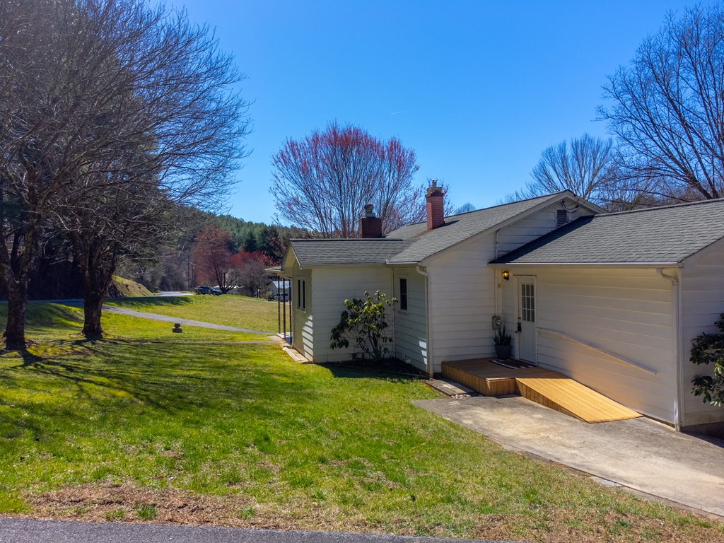 809 Locust Creek Road