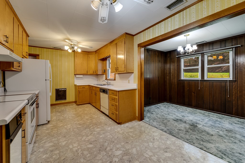 809 Locust Creek Road