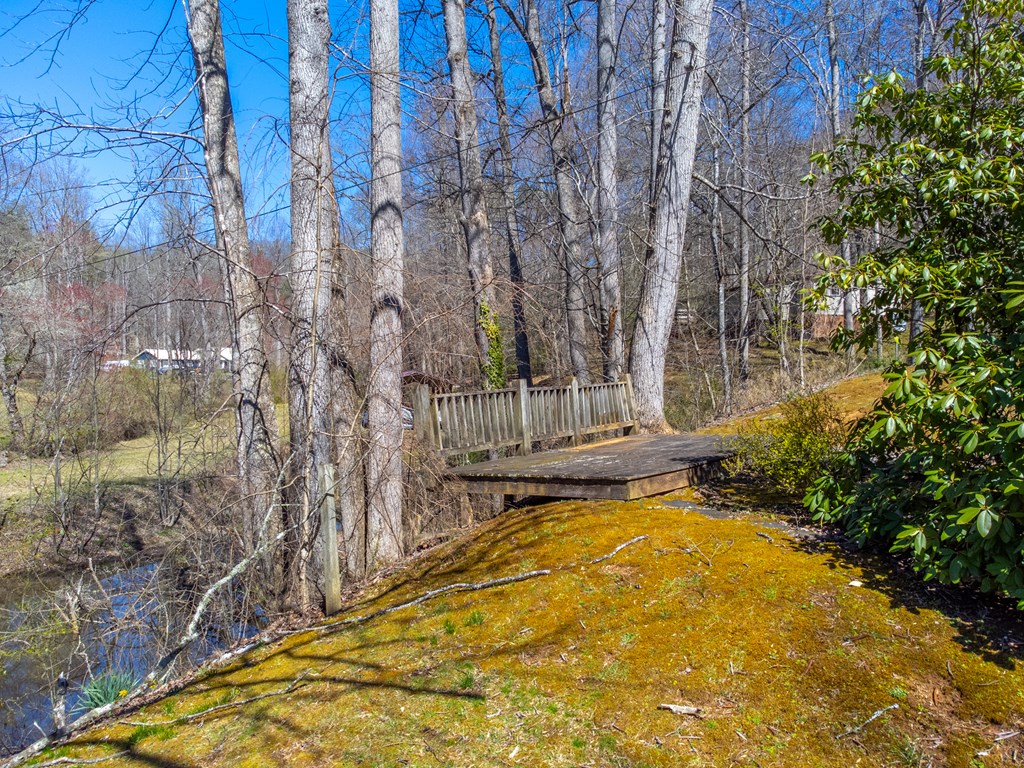 809 Locust Creek Road