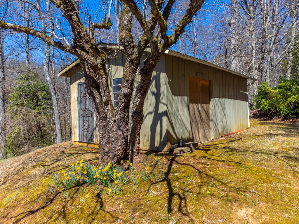 809 Locust Creek Road