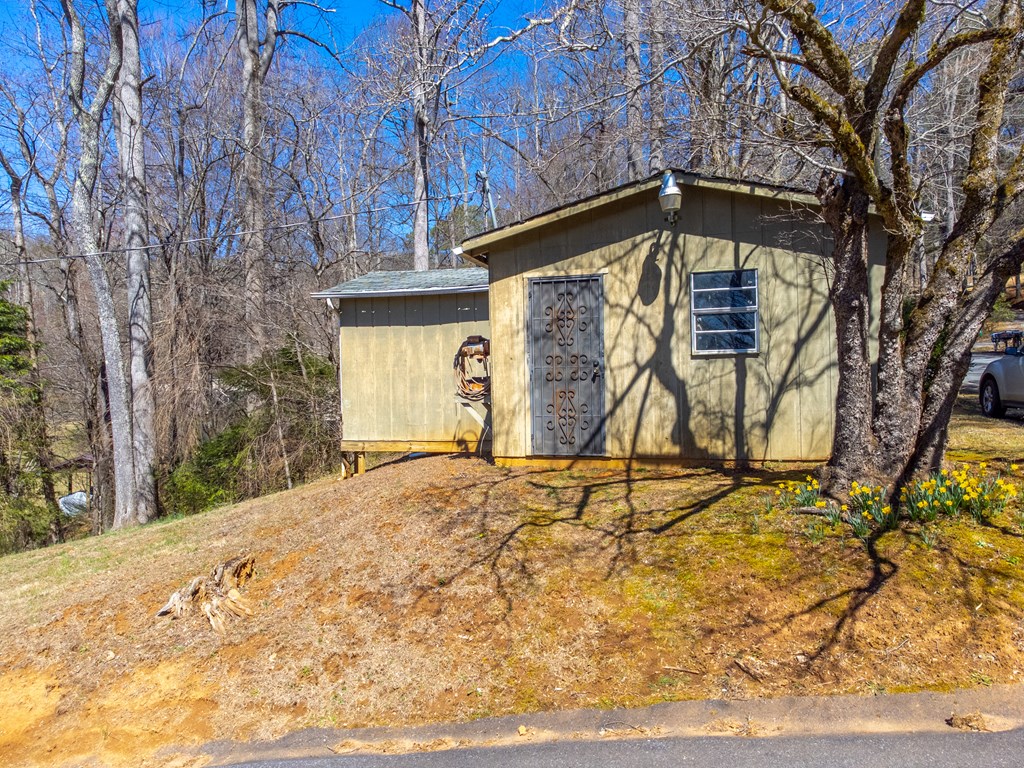 809 Locust Creek Road