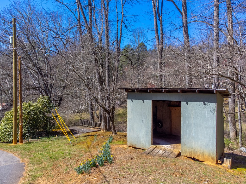 809 Locust Creek Road