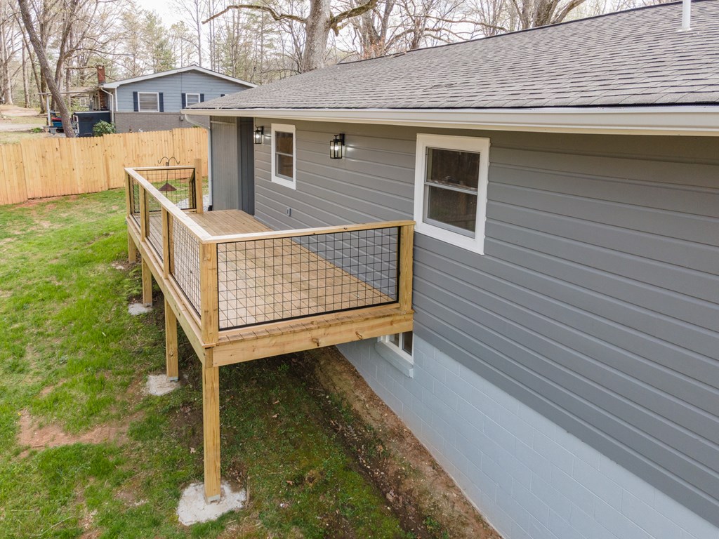 975 Middle Skeenah Rd