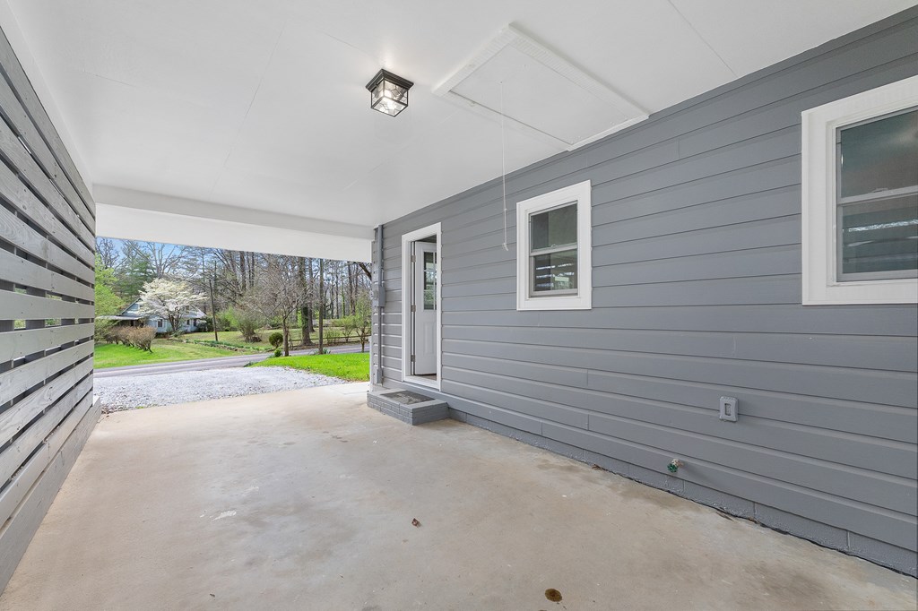 975 Middle Skeenah Rd