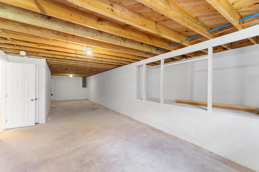 975 Middle Skeenah Rd