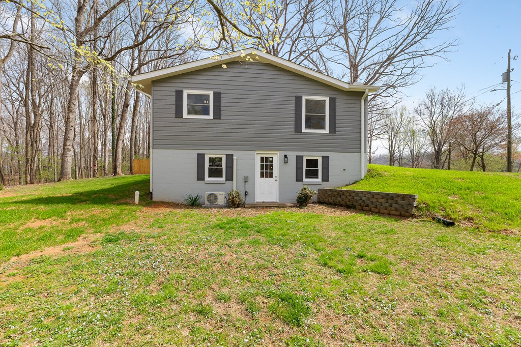 975 Middle Skeenah Rd