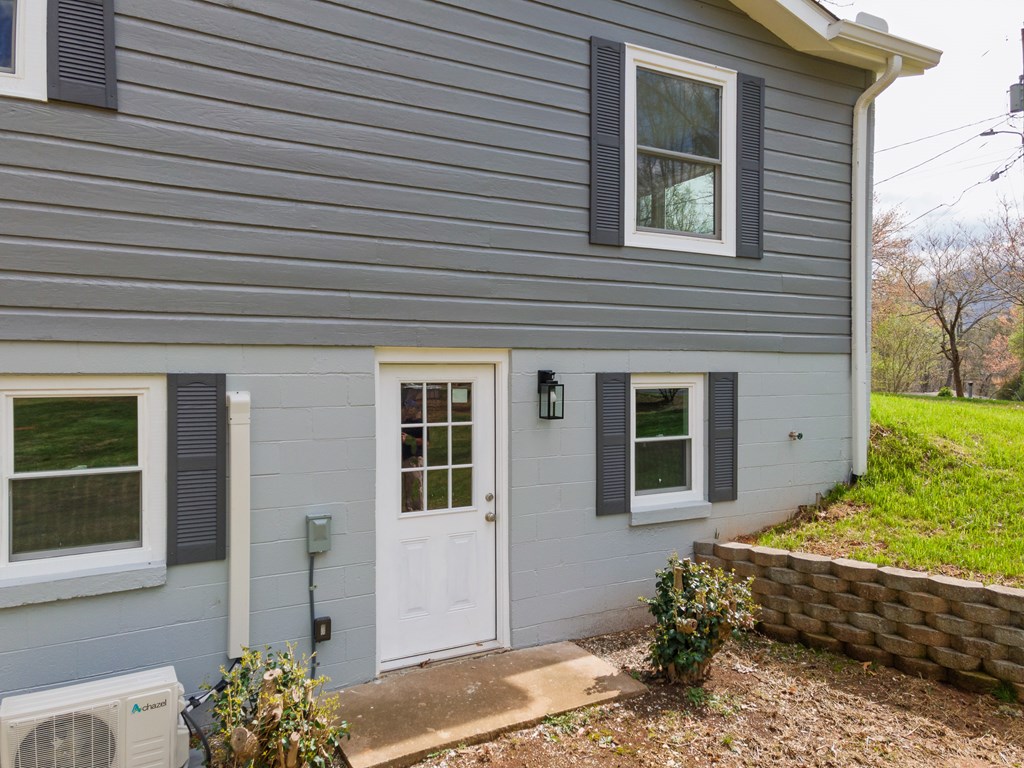 975 Middle Skeenah Rd