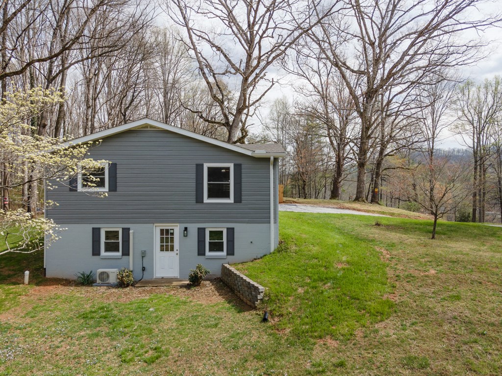 975 Middle Skeenah Rd