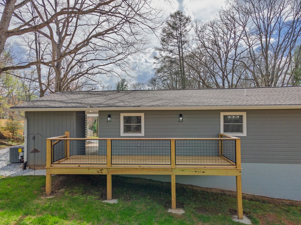 975 Middle Skeenah Rd