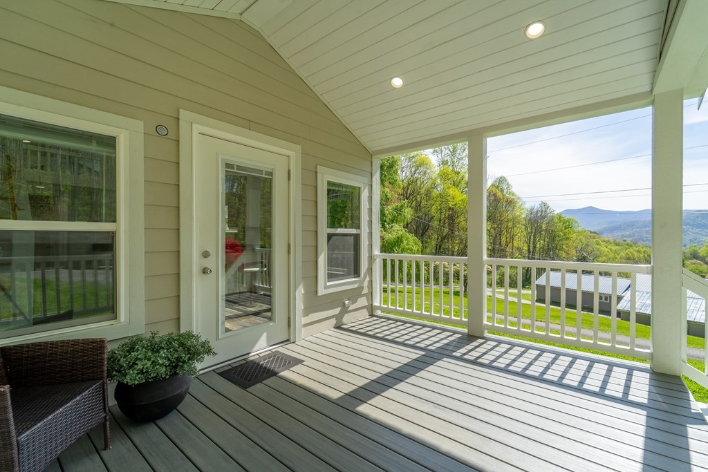 619/621 Kitchens Branch Road