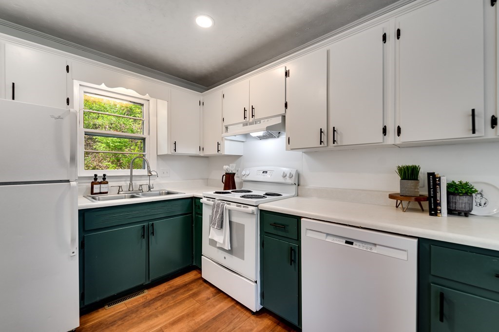 619/621 Kitchens Branch Road