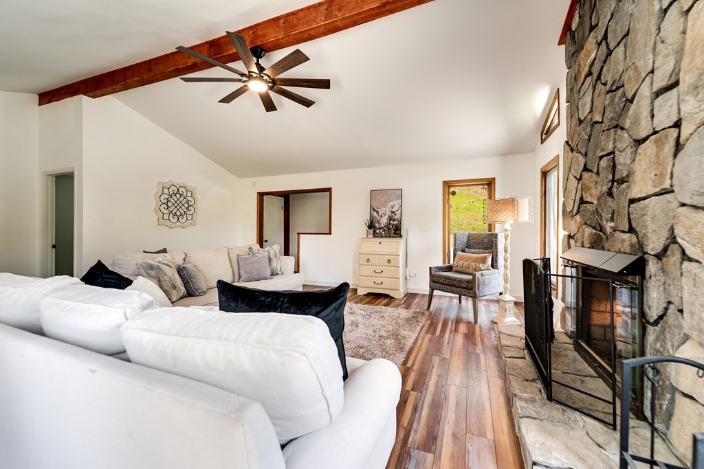 619/621 Kitchens Branch Road