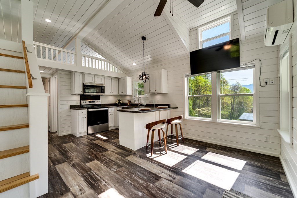 619/621 Kitchens Branch Road