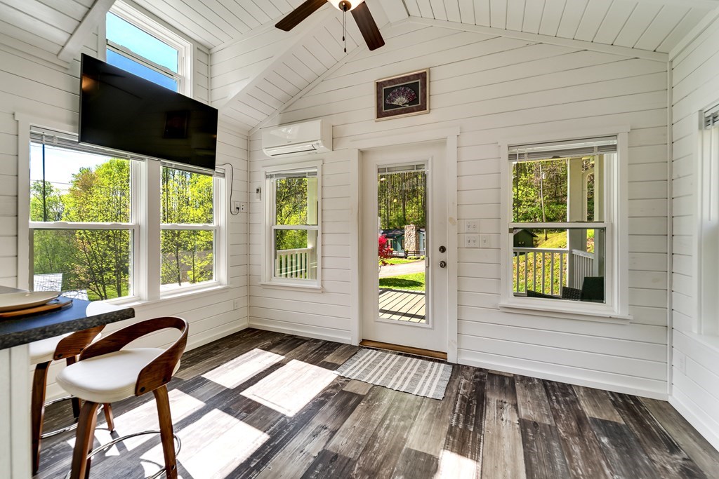 619/621 Kitchens Branch Road