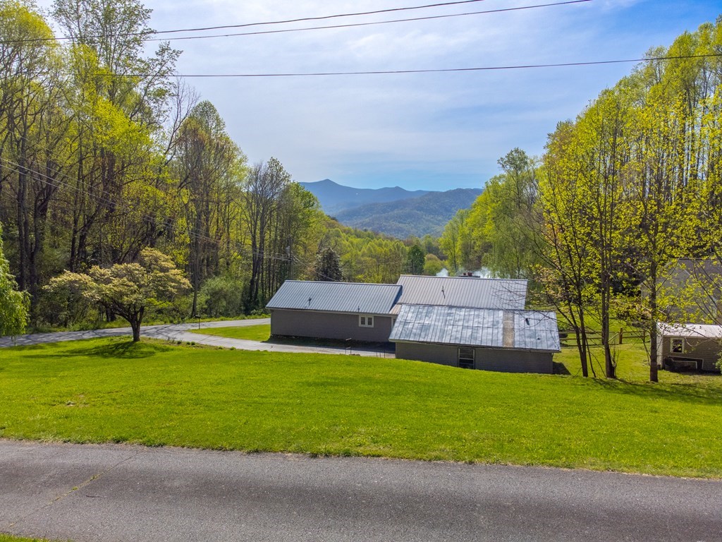 619/621 Kitchens Branch Road