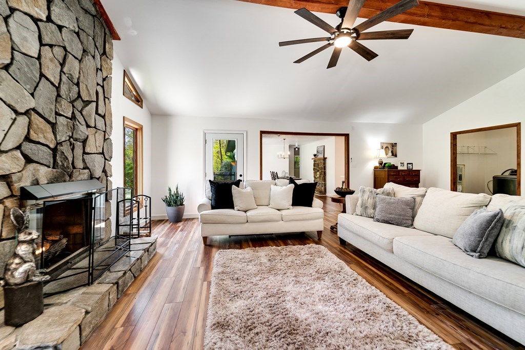 619/621 Kitchens Branch Road