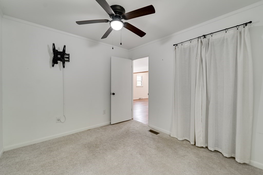 619/621 Kitchens Branch Road