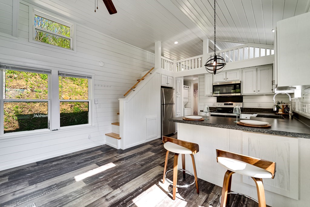 619/621 Kitchens Branch Road