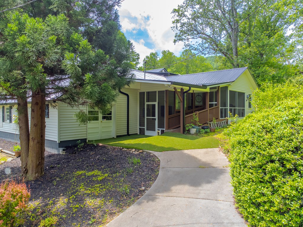 3407 Patton Rd