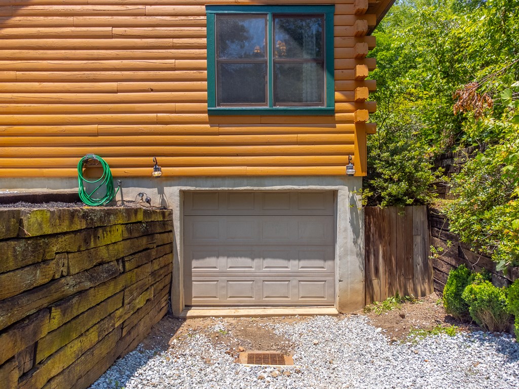 561 Signal Ridge