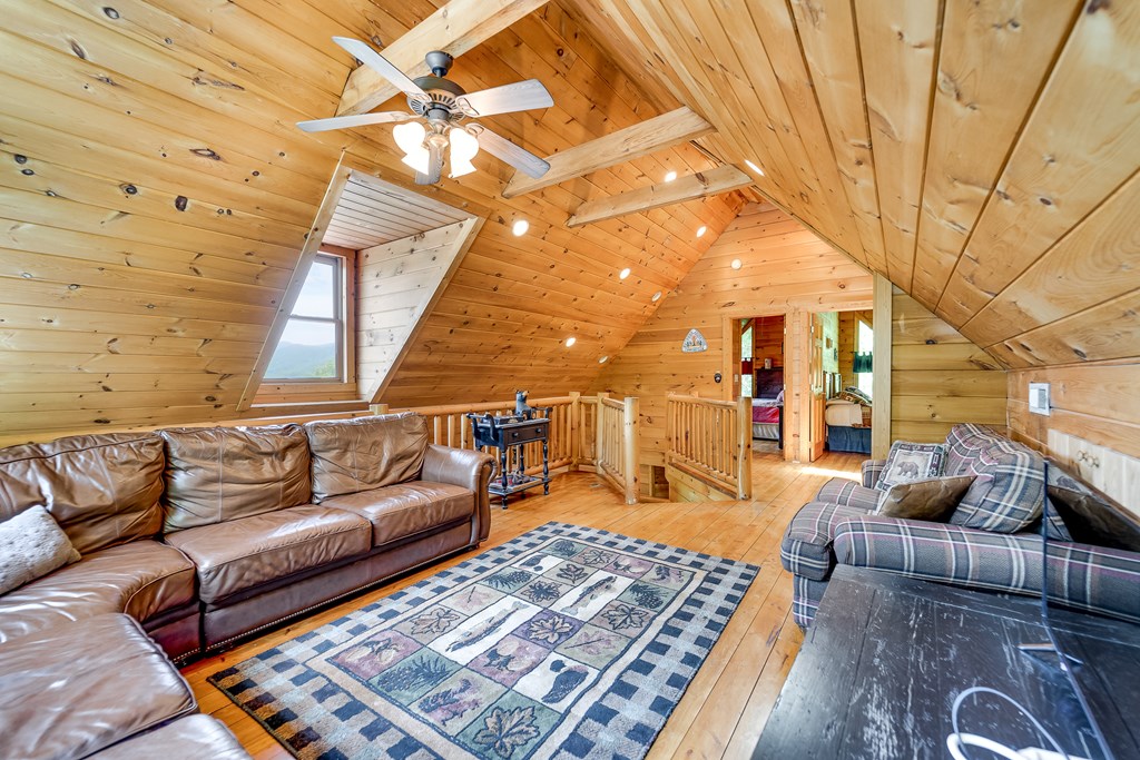 561 Signal Ridge
