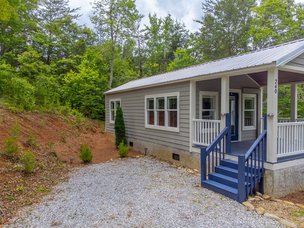 240 Bear Pen Cove