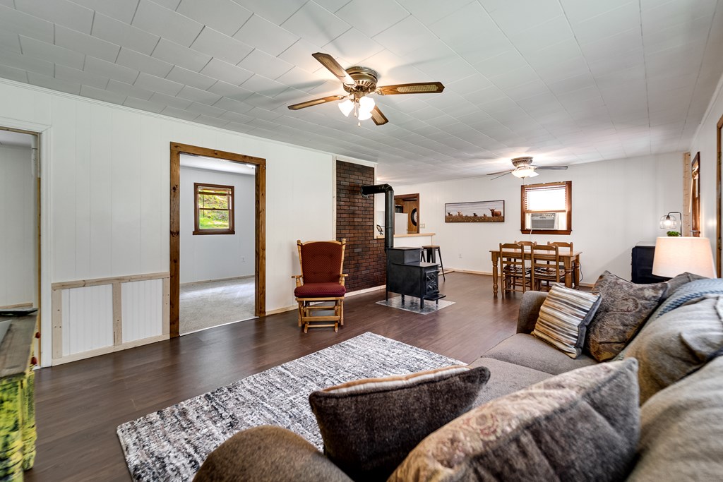 267 Hensley Cemetery Rd