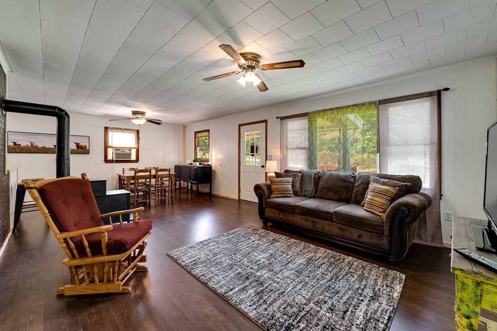 267 Hensley Cemetery Rd