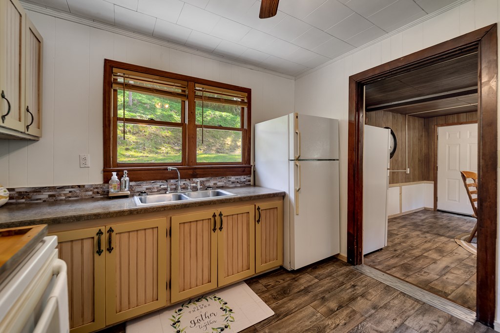 267 Hensley Cemetery Rd