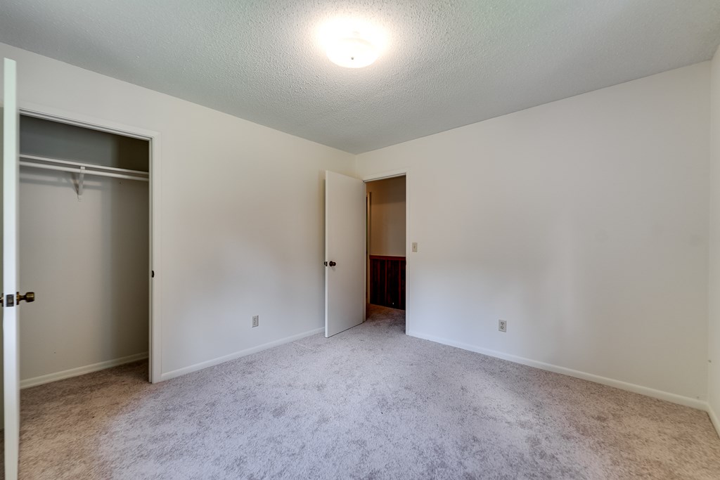 1040 Kitchens Branch Rd