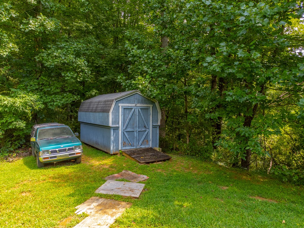 1040 Kitchens Branch Rd