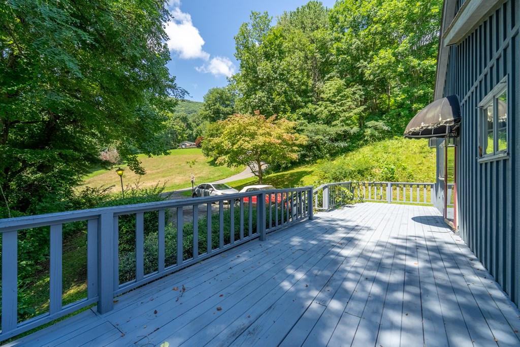 1040 Kitchens Branch Rd