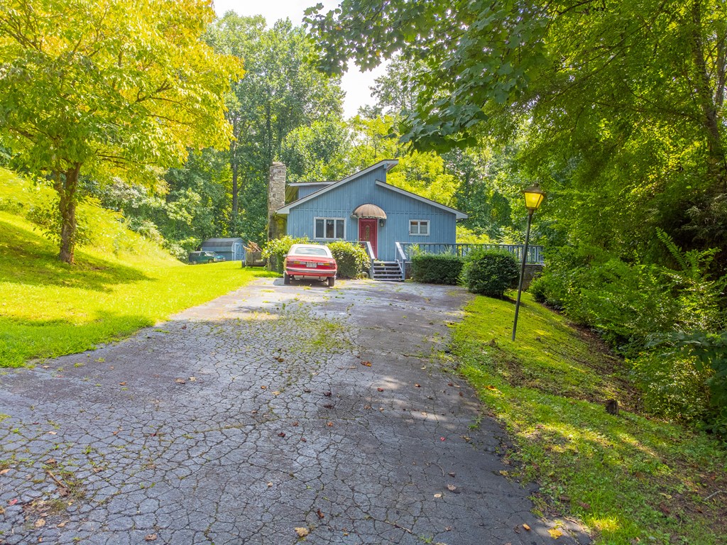 1040 Kitchens Branch Rd