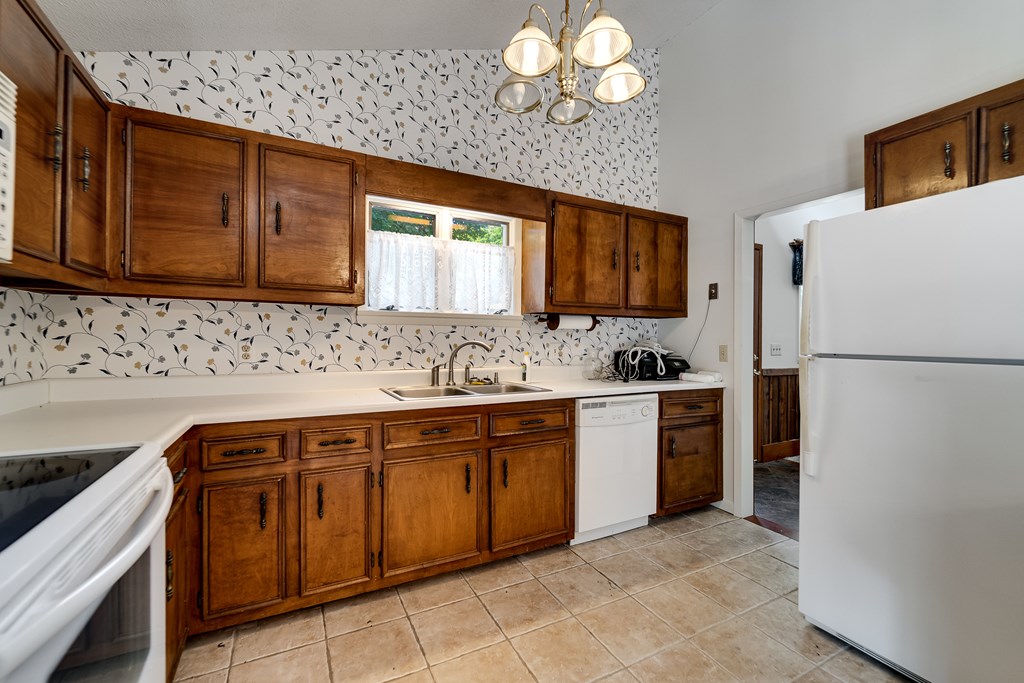 1040 Kitchens Branch Rd