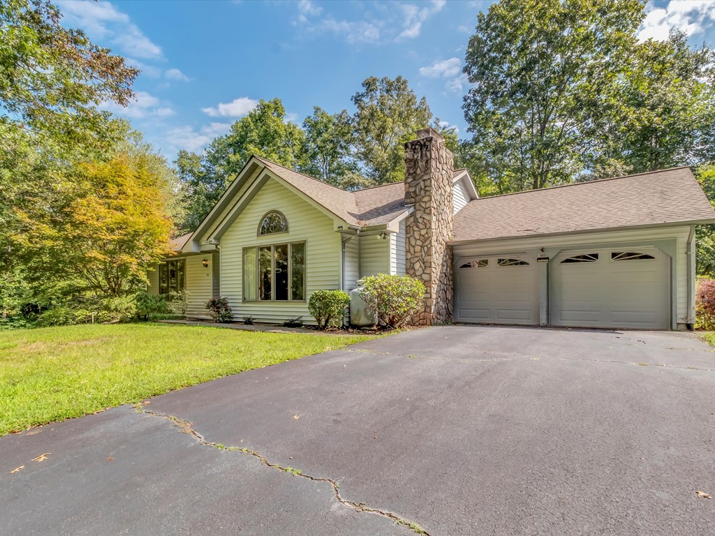 1695 Skyland Drive, Sylva