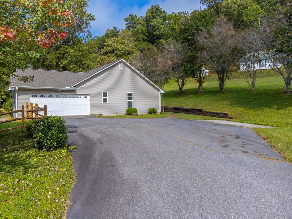 1061 Calvary Church Rd