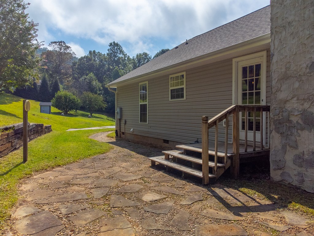 1061 Calvary Church Rd