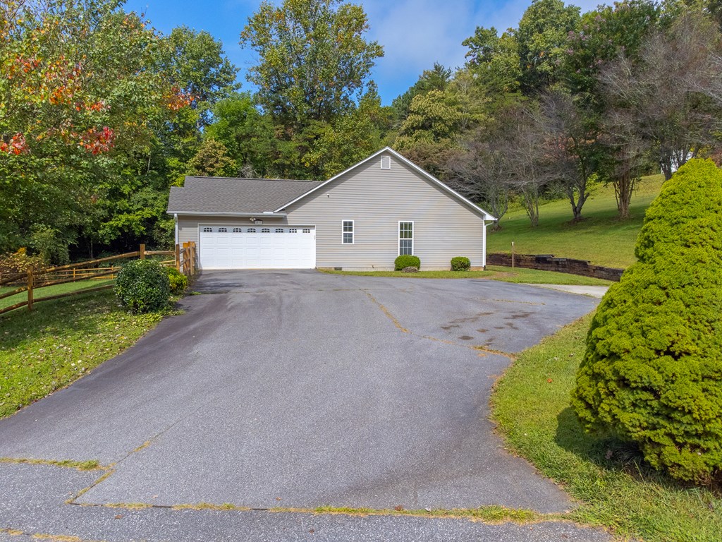 1061 Calvary Church Rd