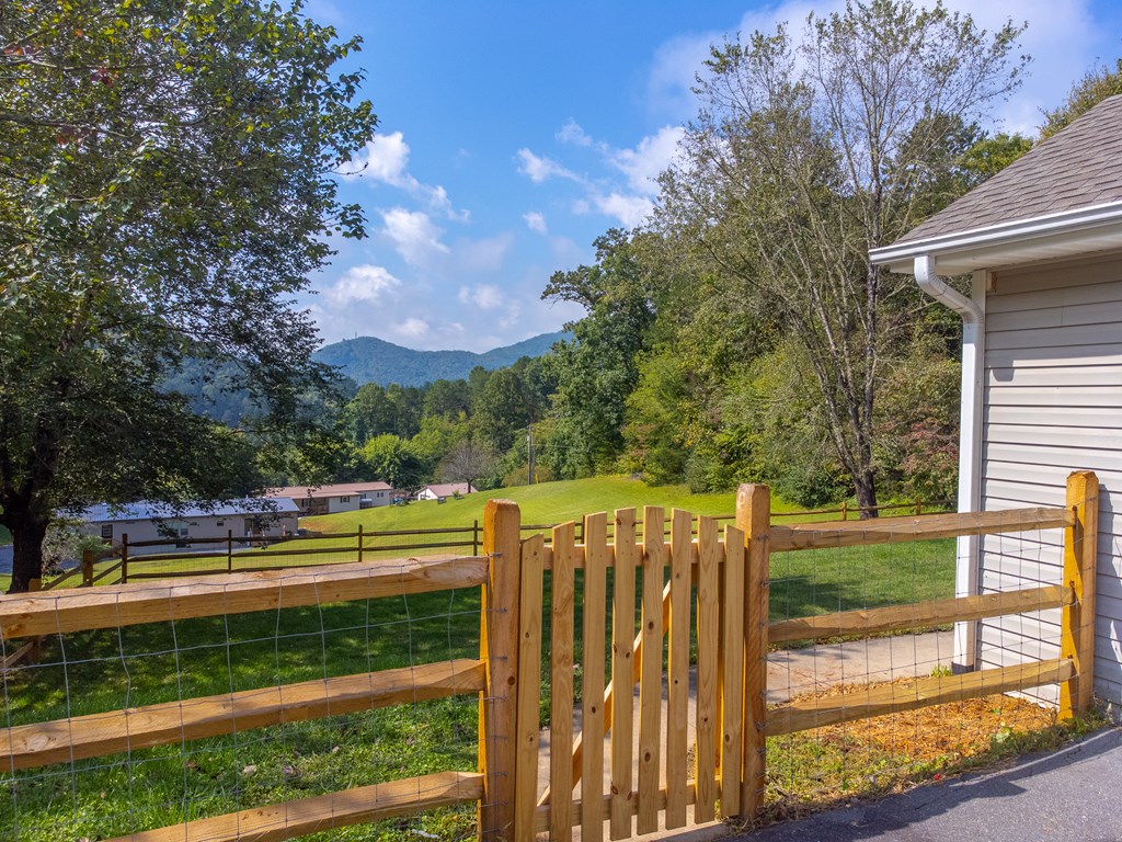 1061 Calvary Church Rd