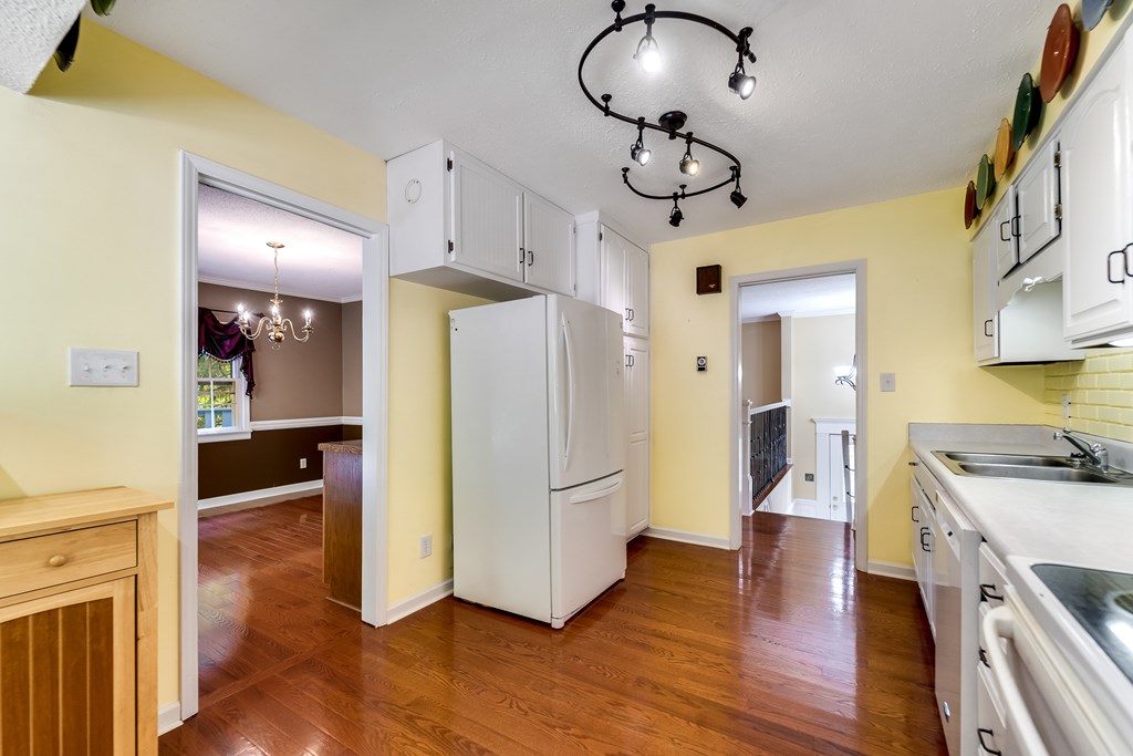 1168 N Country Club Dr