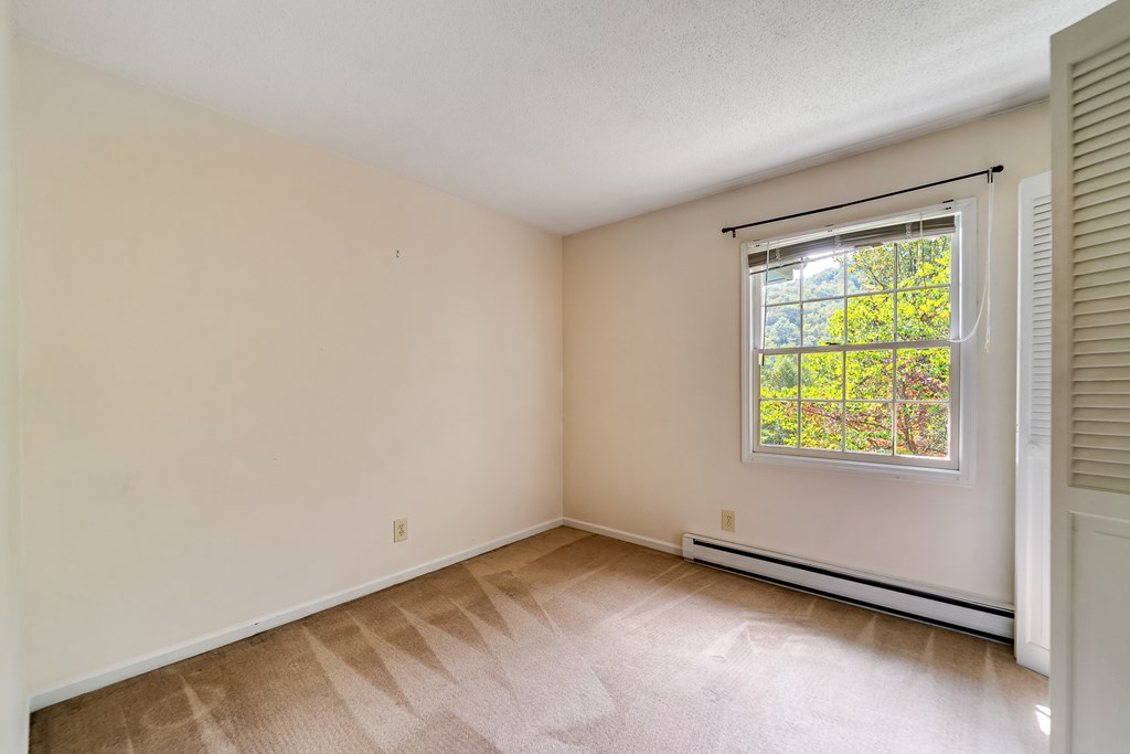 1168 N Country Club Dr