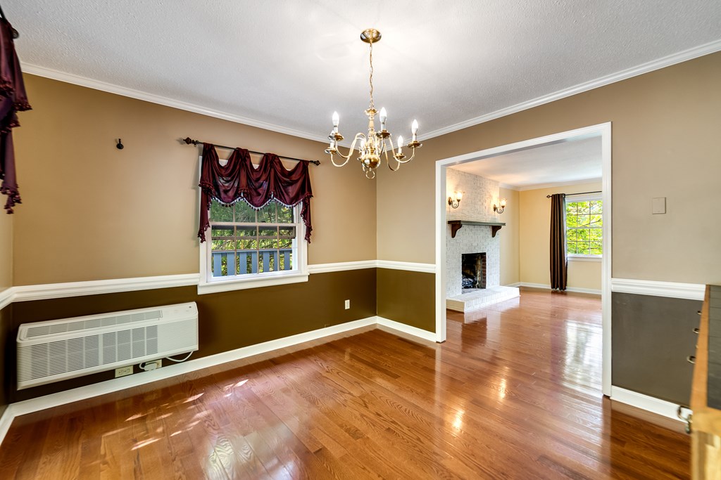 1168 N Country Club Dr