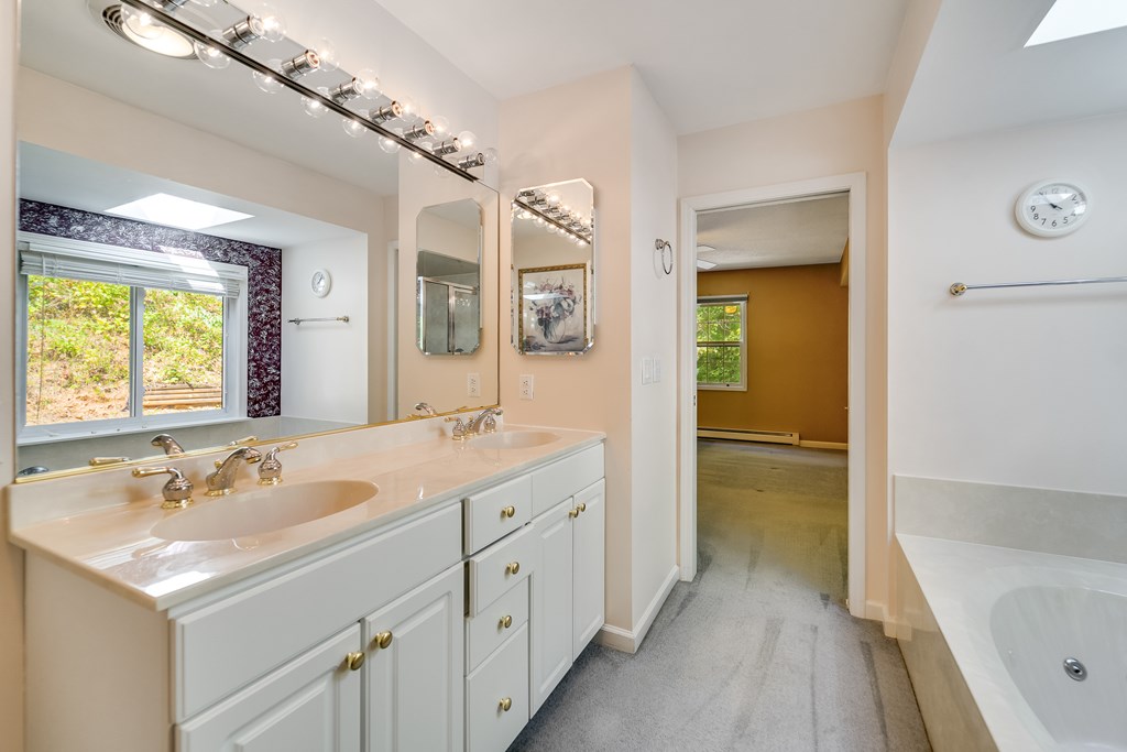 1168 N Country Club Dr