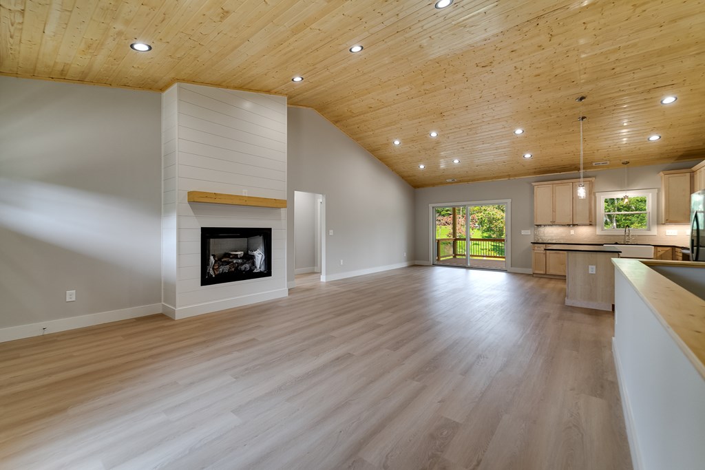 33 Gracie Rose Street