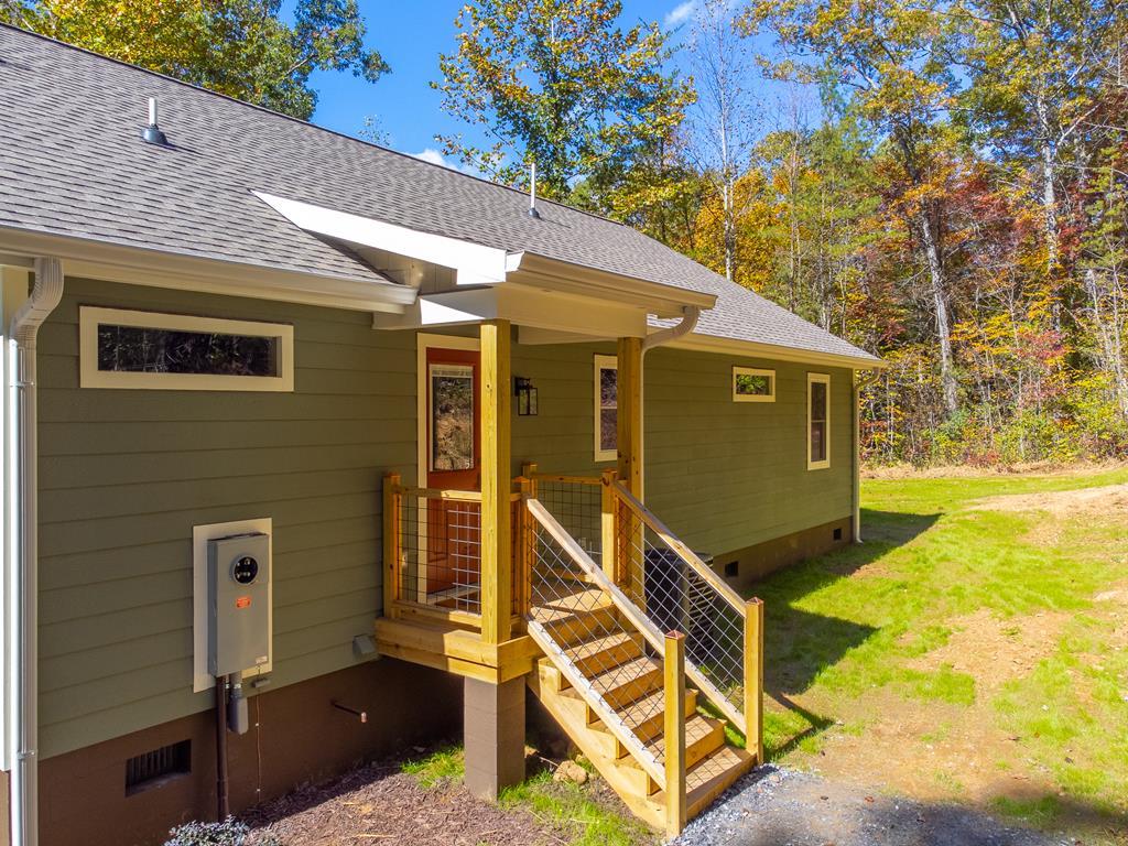 241 Fallen Oak Dr, Sylva